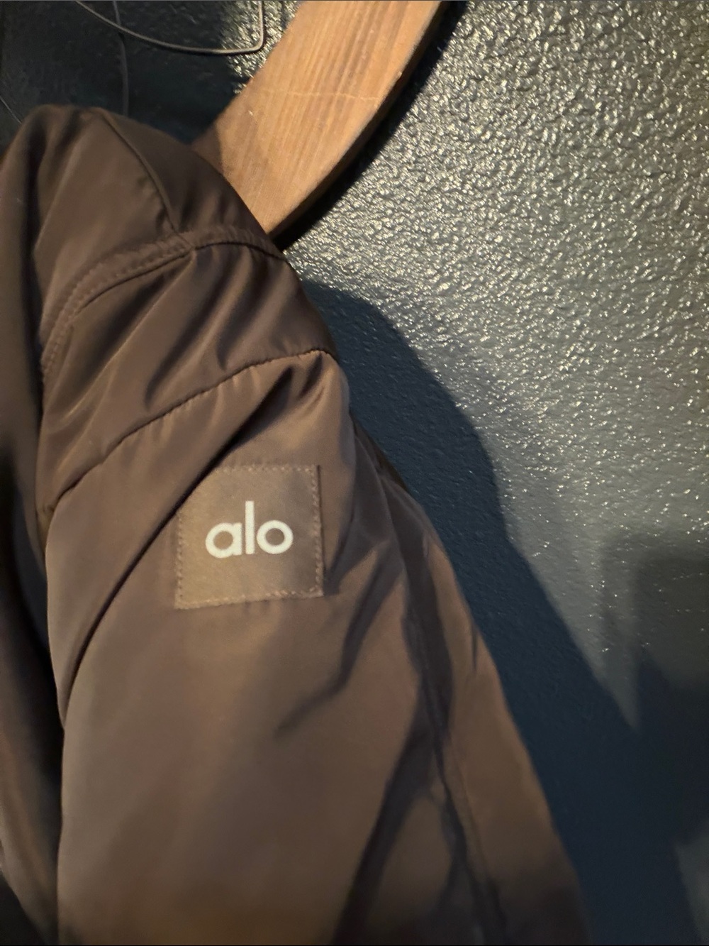 ALO Yoga Women's Brown Cropped Bomber Jacket and matching brown leggings! - Picture 7 of 7